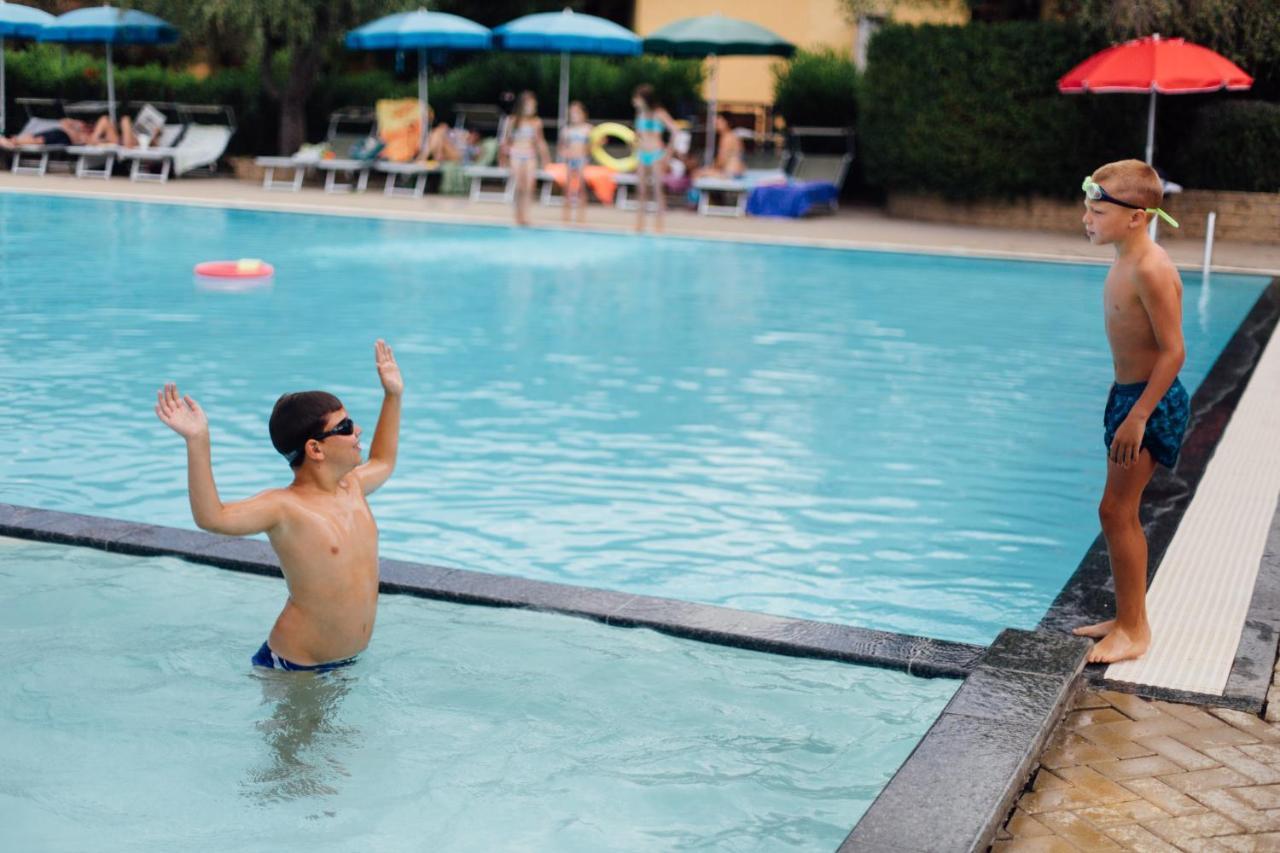 Villaggio Turistico Camping Il Fontino Скарлино Экстерьер фото