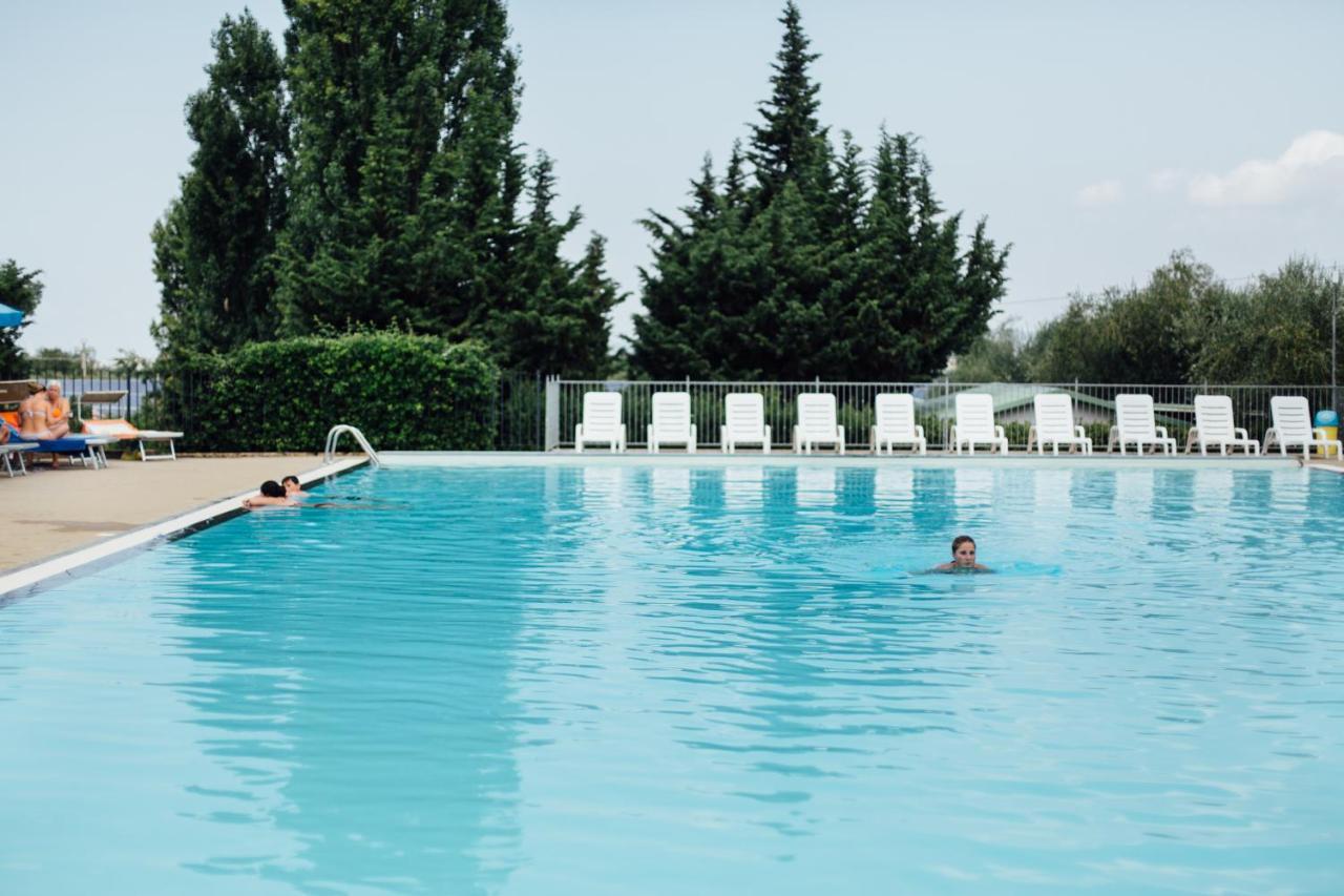 Villaggio Turistico Camping Il Fontino Скарлино Экстерьер фото