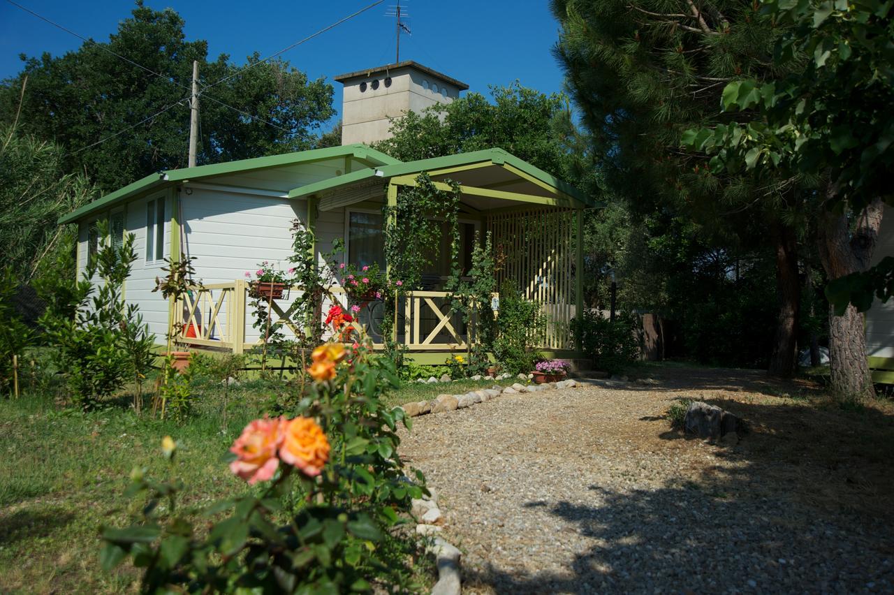 Villaggio Turistico Camping Il Fontino Скарлино Экстерьер фото